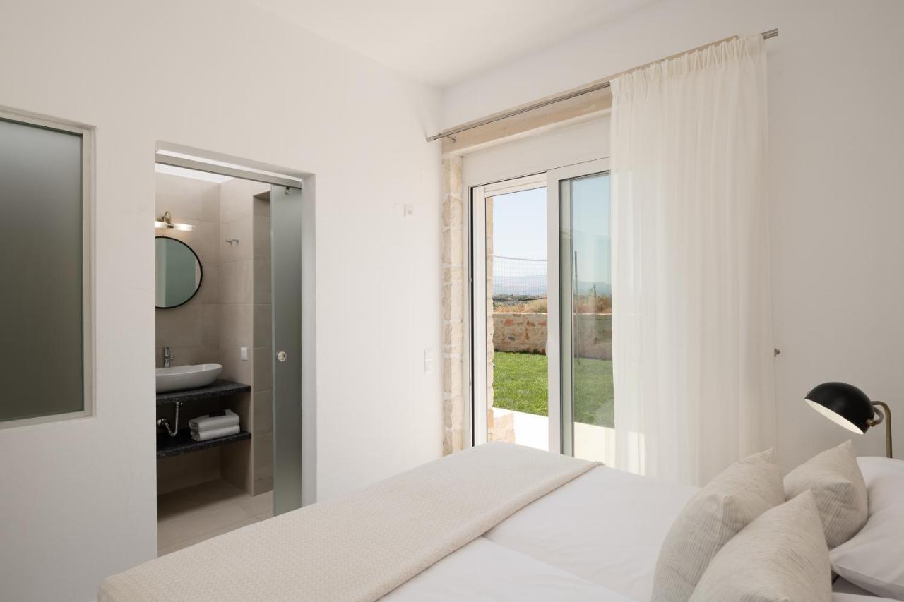 Evaero Villas I, Ii, Iii, IV - An Ever-So Inviting Escape, By Thinkvilla Sfáka Buitenkant foto