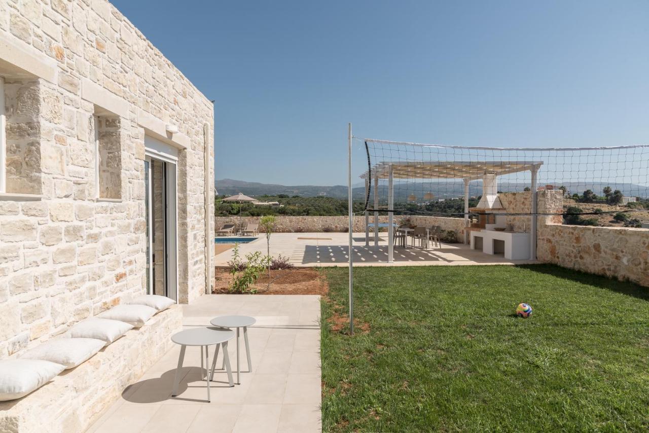 Evaero Villas I, Ii, Iii, IV - An Ever-So Inviting Escape, By Thinkvilla Sfáka Buitenkant foto