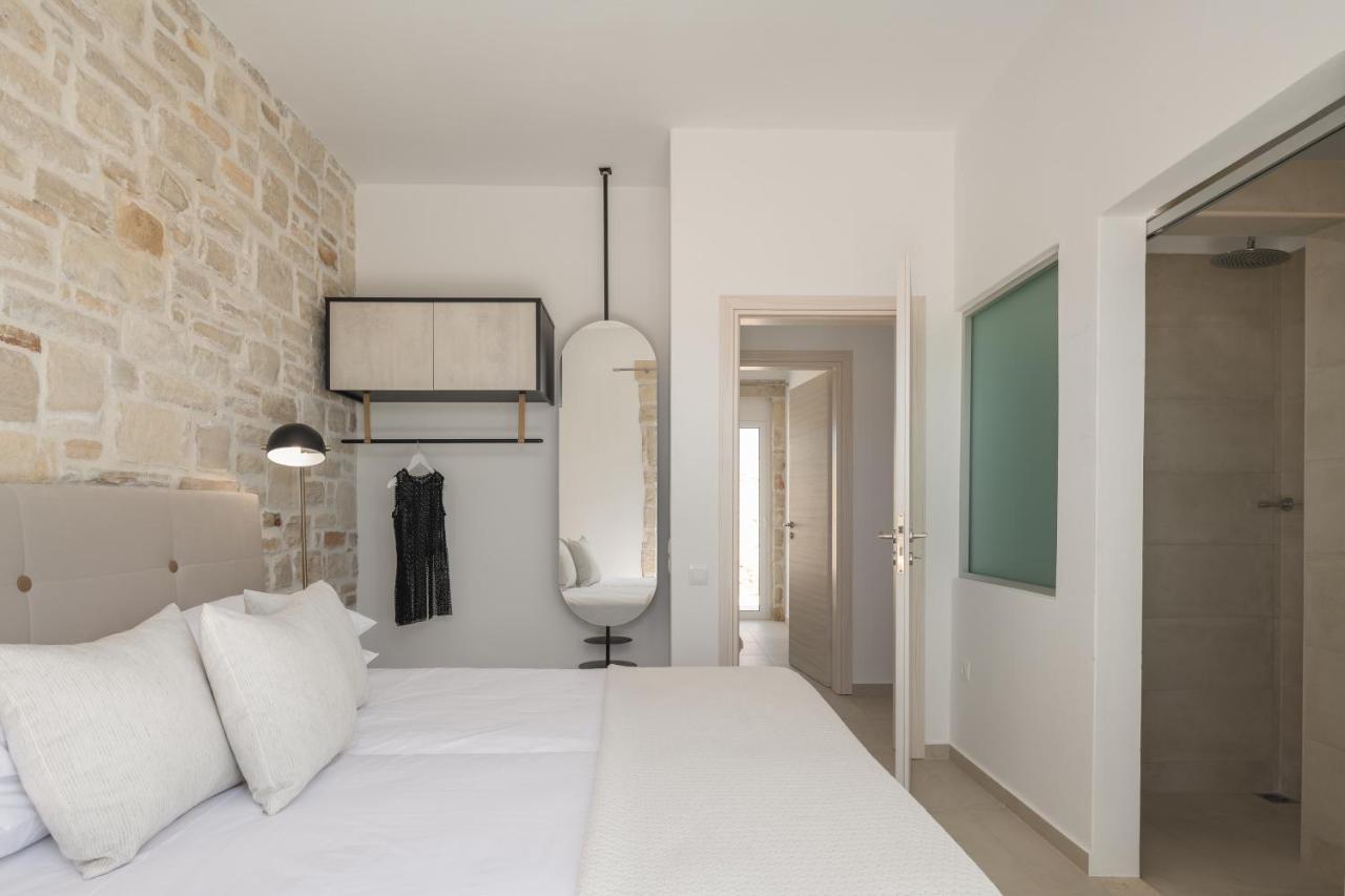Evaero Villas I, Ii, Iii, IV - An Ever-So Inviting Escape, By Thinkvilla Sfáka Buitenkant foto