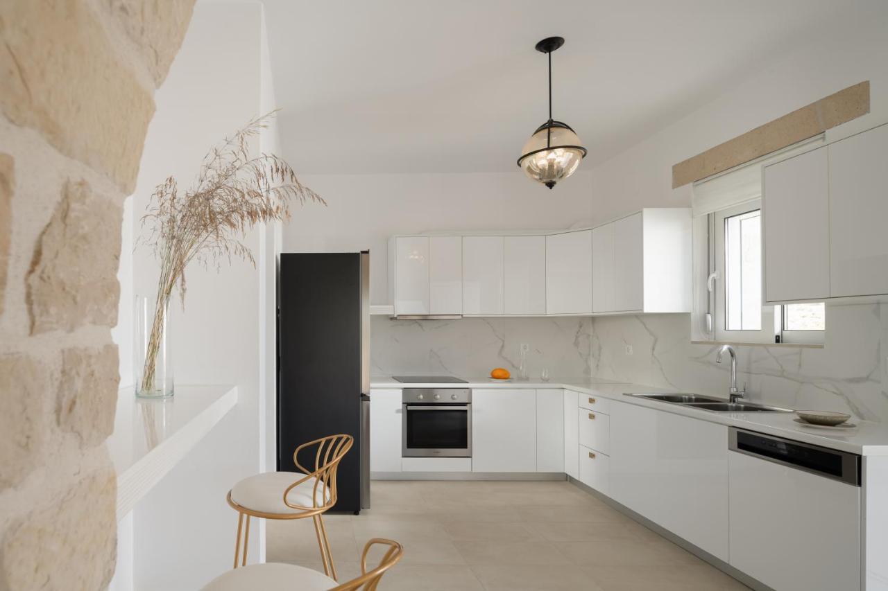 Evaero Villas I, Ii, Iii, IV - An Ever-So Inviting Escape, By Thinkvilla Sfáka Buitenkant foto