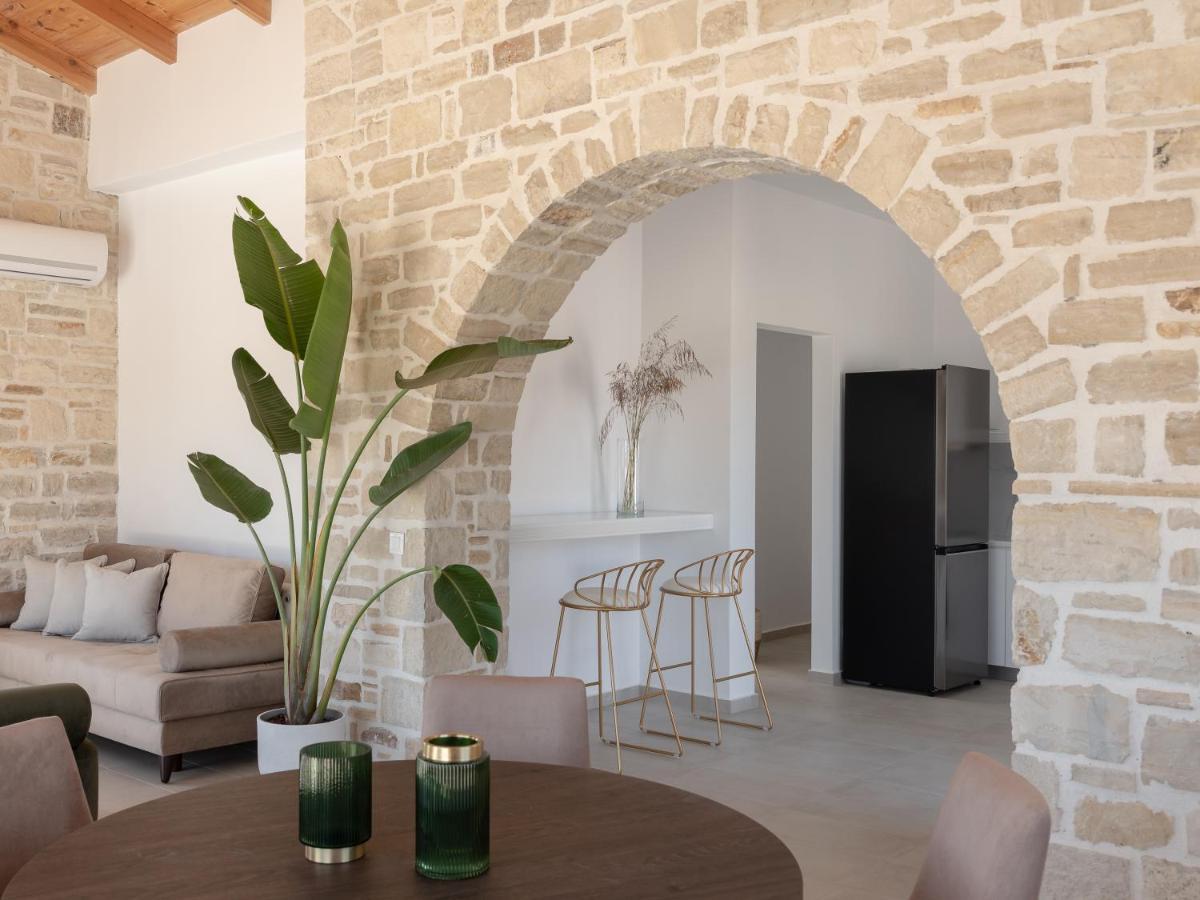 Evaero Villas I, Ii, Iii, IV - An Ever-So Inviting Escape, By Thinkvilla Sfáka Buitenkant foto
