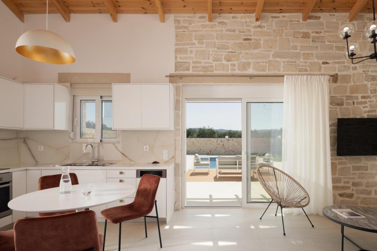 Evaero Villas I, Ii, Iii, IV - An Ever-So Inviting Escape, By Thinkvilla Sfáka Buitenkant foto