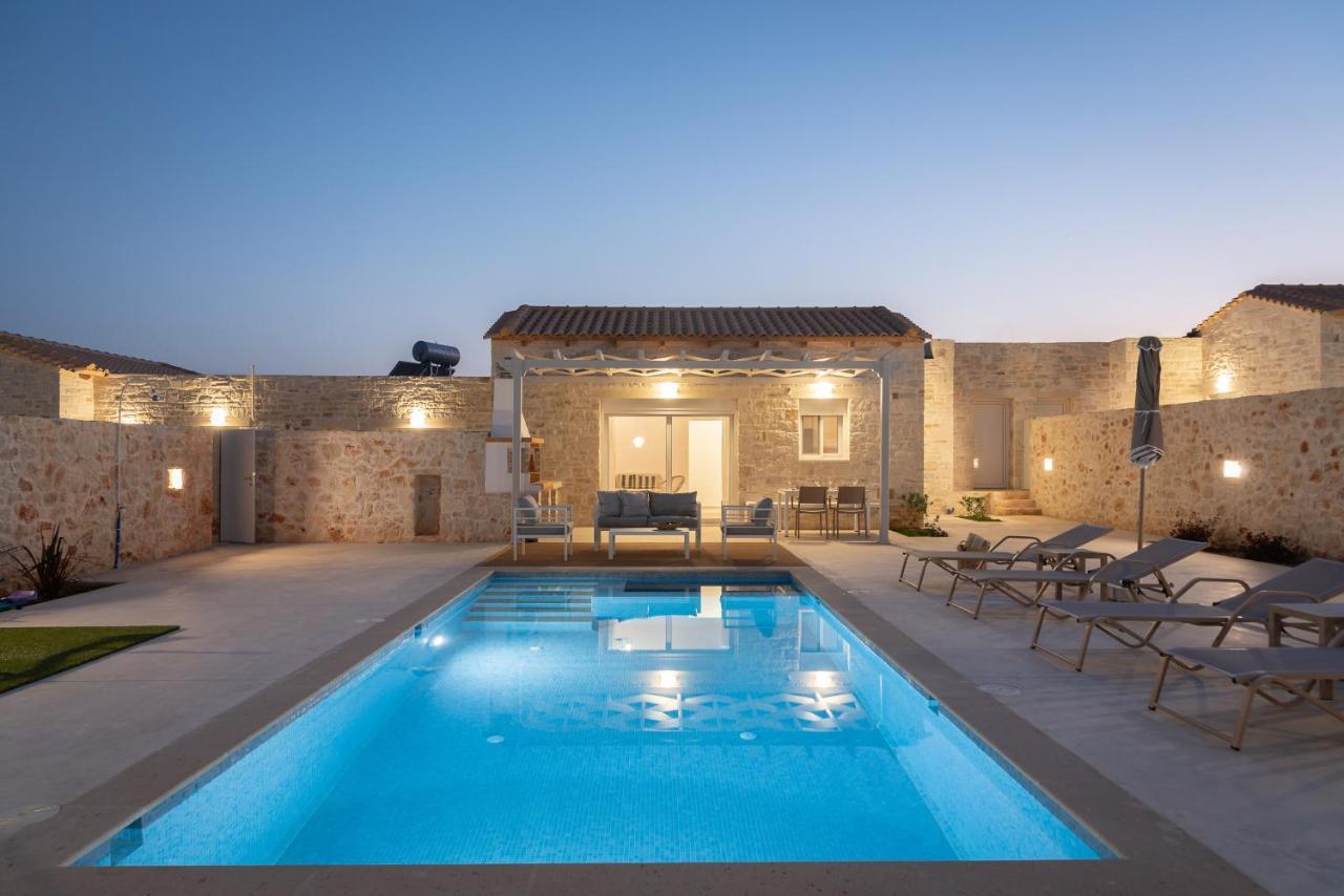 Evaero Villas I, Ii, Iii, IV - An Ever-So Inviting Escape, By Thinkvilla Sfáka Buitenkant foto