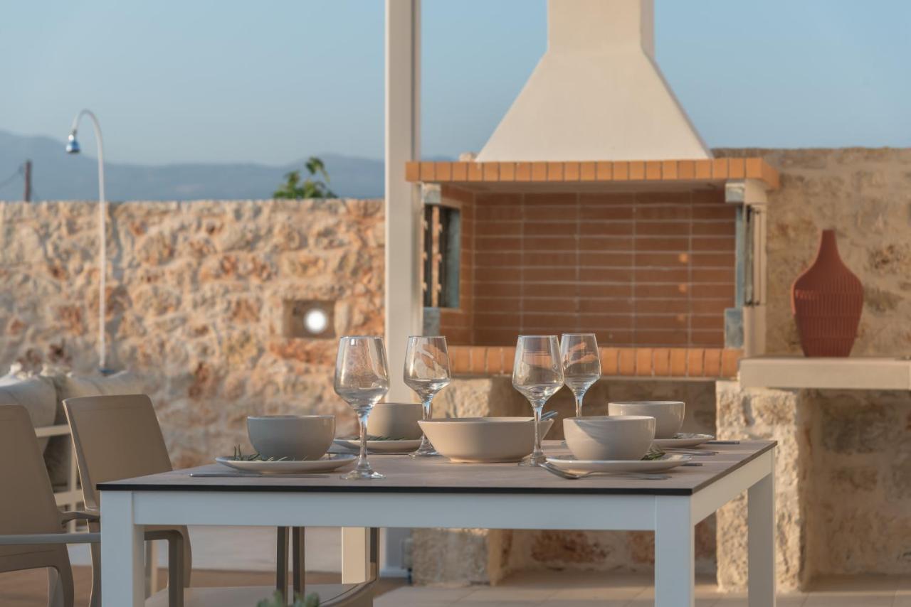 Evaero Villas I, Ii, Iii, IV - An Ever-So Inviting Escape, By Thinkvilla Sfáka Buitenkant foto