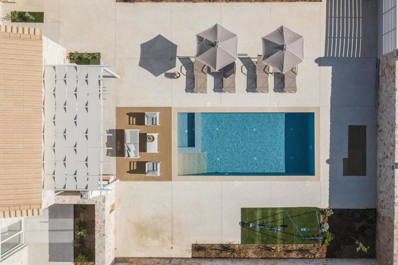 Evaero Villas I, Ii, Iii, IV - An Ever-So Inviting Escape, By Thinkvilla Sfáka Buitenkant foto